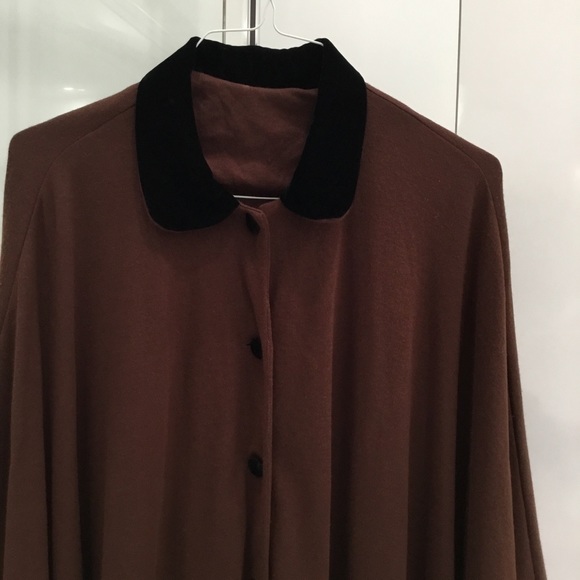Vintage Cape - Picture 4 of 4